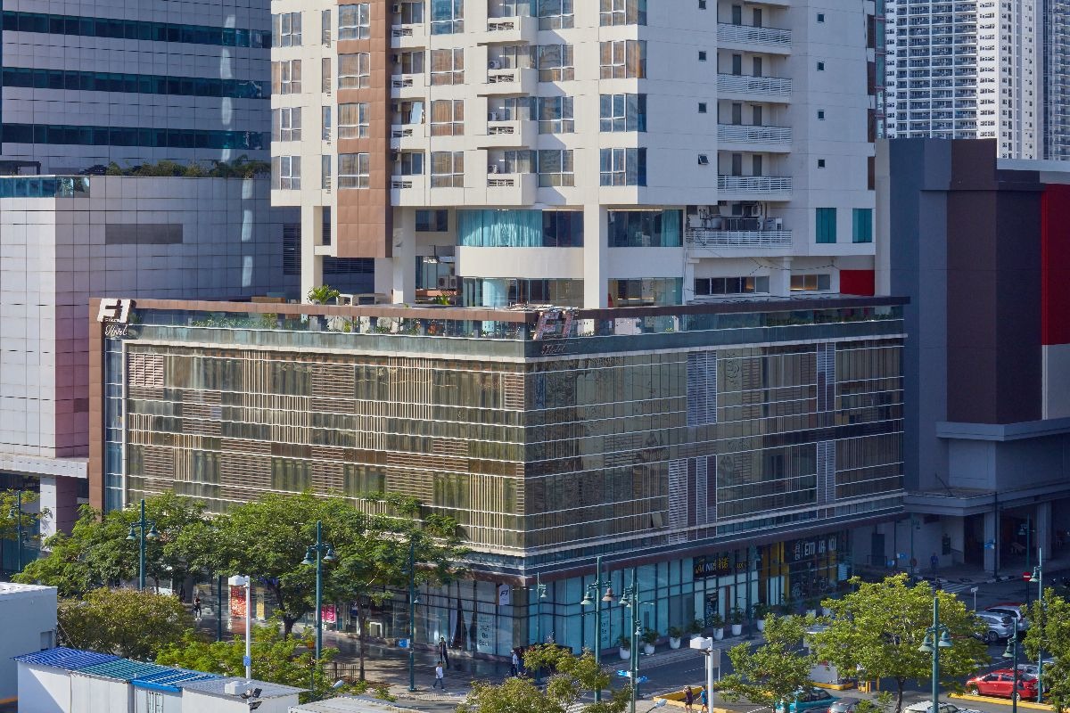 Group Hotel Rooms in BGC - F1 Hotel Manila